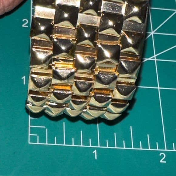 Vintage goldtone metal pyramid cuff bracelet elegant sophisticated - Picture 11 of 11